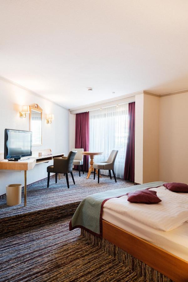 Hotel Pelikan Schwäbisch Gmünd Εξωτερικό φωτογραφία