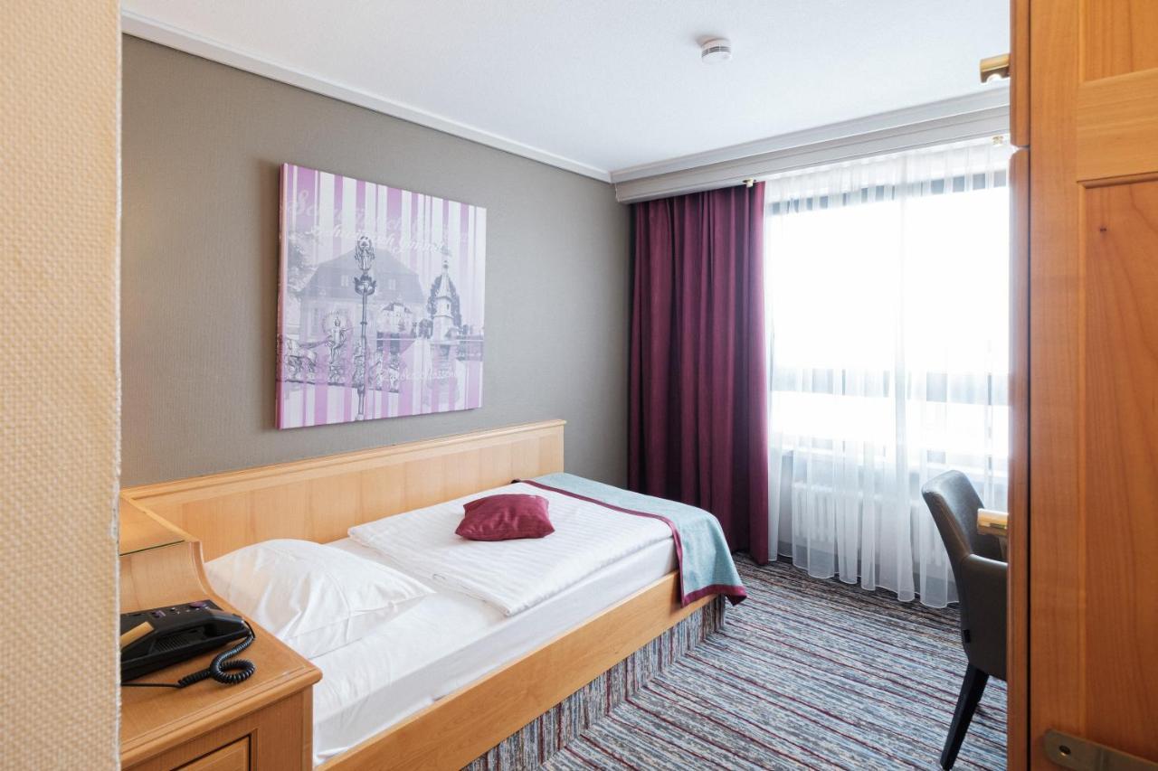 Hotel Pelikan Schwäbisch Gmünd Εξωτερικό φωτογραφία