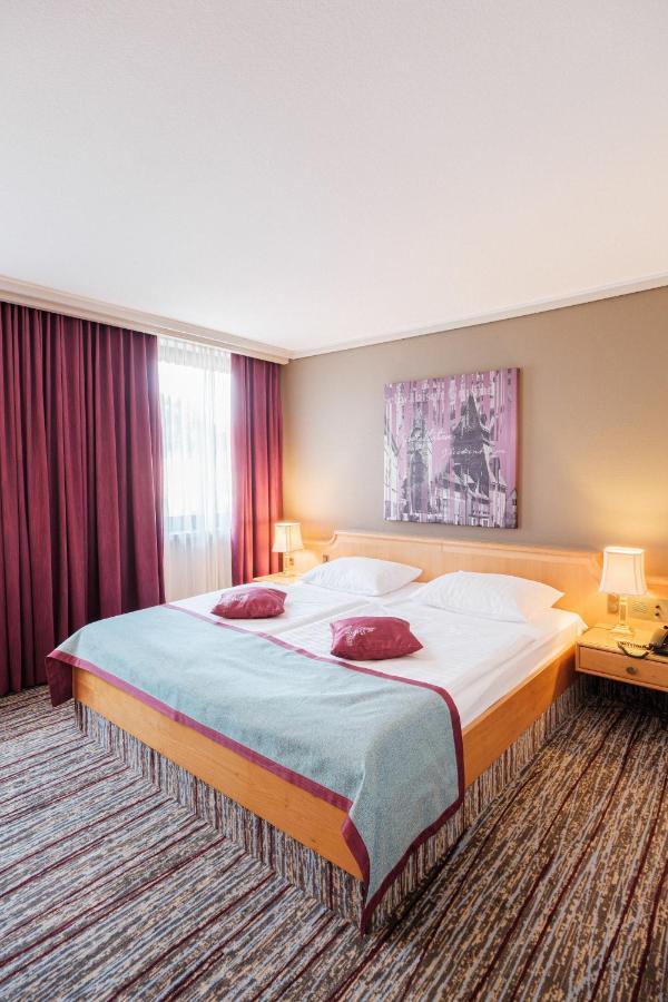 Hotel Pelikan Schwäbisch Gmünd Εξωτερικό φωτογραφία