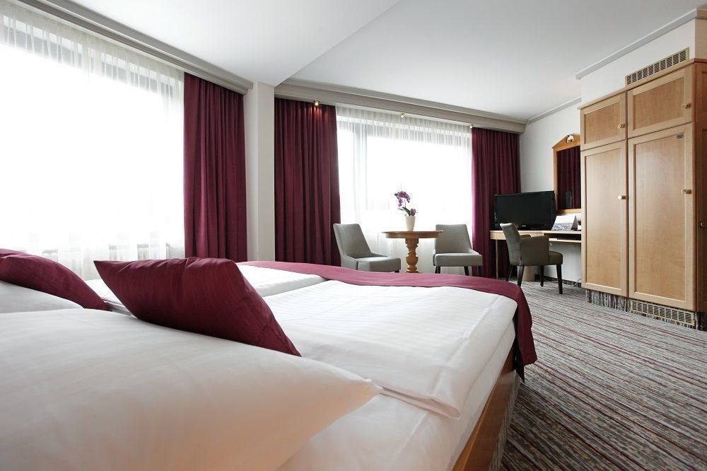 Hotel Pelikan Schwäbisch Gmünd Εξωτερικό φωτογραφία
